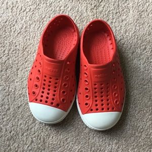 Native Red toddler size 7 shoes